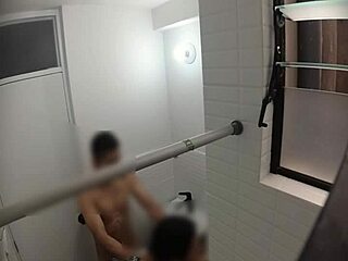 Miért dug a spanyol tanárnőm titokban a szeretőjével?