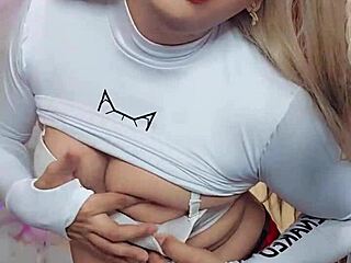 Rica Blanca trans beauty strokes thick shaft