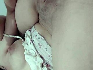 Gosta de ver me destroying my lil pussy? I show off my gorgeous tits too!