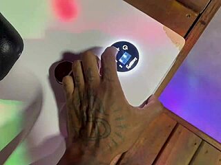 Wow, backstage with the horny Latina ninfeta giving up her tight ass for the first time!