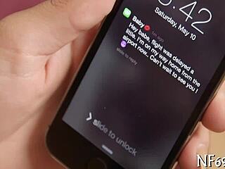 Tek punoletna tinejdžerka 18+ dobija grubo hardcore jebanje pičke