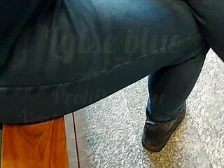 Termino follando con chica infiel del centro comercial, quieres verla?