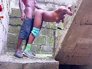 sexygray2 got wild, fucked neighbor’s boyfriend in empty building