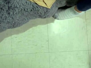 Jeg kneppet min Tinder-date med intens vibratorlek på hybelen