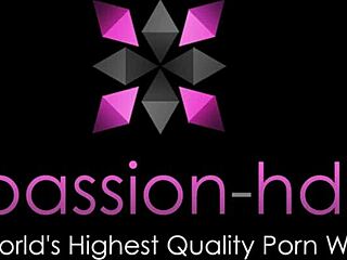 Jeg serverer Trinitys mand min våde fisse til frokost, ups!