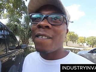 Mall adventures turn wild with a Latina beauty in public