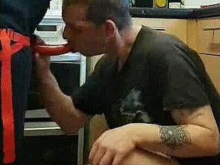 Pegging mojega fanta v rit v kuhinji, na javnem koruznem polju in v kopalnici za divjo akcijo rit-v-usta, del 9