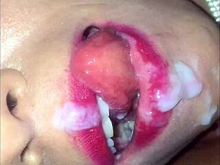 Intens offentlig orgasme med monster kuk interracial milf