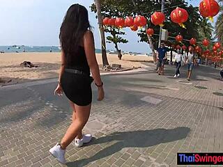 สาวไทยตูดใหญ่สมัครเล่นถ่ายหนังโป๊ฮาร์ดคอร์กับนักท่องเที่ยวควยใหญ่