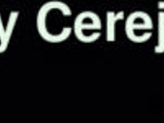 gabycerejinha车上给年轻18+出租司机热辣口交