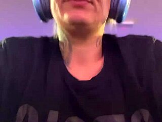 Got so hot at gym, took off shirt, sweat drippin’ everywhere, damn!