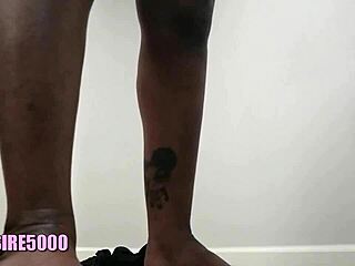 Curvy milf housewife twerks her huge ass in homemade video 😍