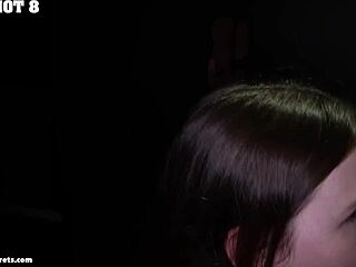 Umm, Ava, wie schmeckt das Sperma denn so?