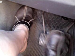 Zeraphine73 Shows Off Sexy Feet in Car Fetish Scene