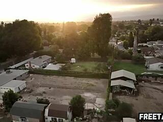 نيكول دوشي تركب زب أخو حبيبها الضخم بدون تردد