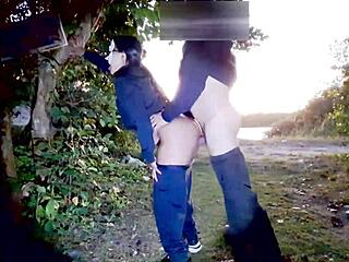 Masa Panas Tiba, Kami Seks di Pantai dengan Creampie Anal! 😈