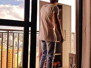 vagninho, agatha mama me chamou pra consertar armário e acabei gozando no cuzinho dela