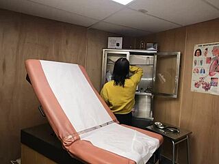 i can't stop obsessing over scarlett johnson's big tits in medical consult part 2