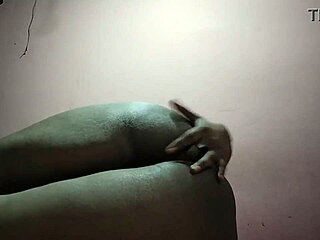 Saw sister-in-law chatting with boyfriend on sneaky call