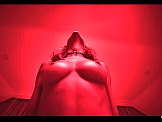 بت تنغمس في سيكس ليزبيان عنيف مع زميلتها غرفة الليبثينغ البري