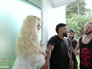 How does Kyra handle a baseball bat in her tight rear?