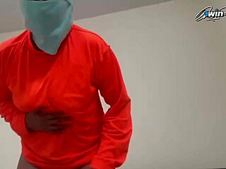 horny latina milf pleasures herself solo when no one's around! 😜