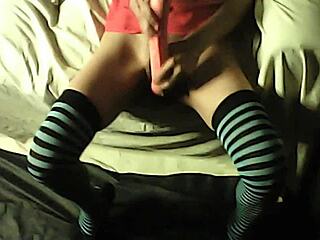 Brunette Cantik Berlakon Sebagai Wanita Untuk Rayu Boyfriend