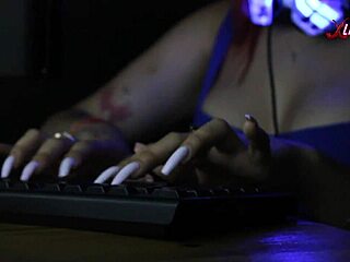 our cute latina alice relaxes us with asmr keyboard sounds