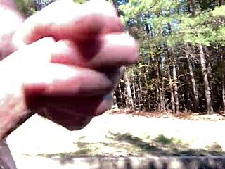 clitlicker662 shares latest update with solo public flashing