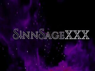 Sinn Sage dévoile sa chatte en transe intense