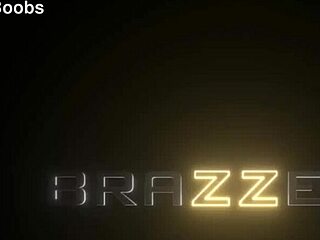 A bunda apertada dela fica incrível depois daquele boquete