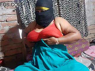 Роблокс хол постаје дивљи са два типа који лупају две девојке