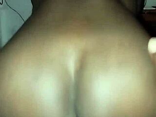 Mijn lieve ebony jonge kutje berijdt een enorme BBC in hardcore zelfgemaakte actie