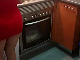 Slamming my suegra’s vagina for breakfast in the kitchen