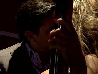 Nak Tengok Striptease Peribadi Saya dengan Perkhidmatan Bilik VIP Tambahan?