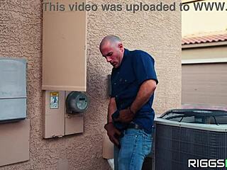 Huge Boobs Gamer Girl Screws Repair Guy