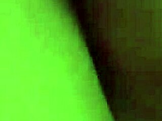 Hitro jebanje ženine tesne pičke, neverjetno, ona celo snema!