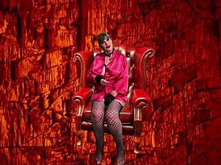 granny peggy sue gets a wild strapon session