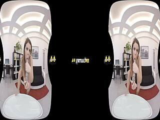 Dildo loving brunette splashes herself with piss in virtualpee 😜💦