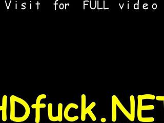 Blonde Panas Telanjang Pertama Kali di Sofa Casting! 😘