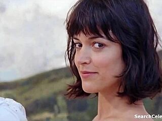 Cosa c’è di più hot di Vimala Pons che fa una sega selvaggia?