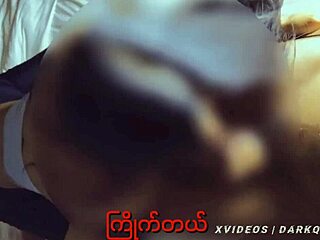 Mlada 18+ azijska najstnica 18+ v intimnem POV amaterskem prizoru