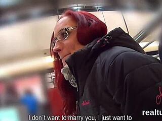 Obseden sem s to sladko češko najstnico, ki jo dražijo v hipermarketu in pribijejo v POV