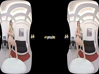 Dildo loving brunette splashes herself with piss in virtualpee 😜💦