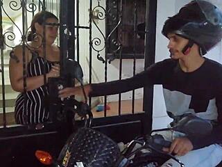 Rajua panemista latinalaisen velkaveljensä isoon pilluun syväkurkkuteolla