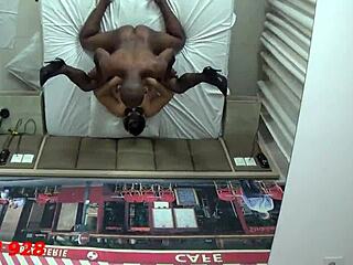 Casado kongkek isteri aku lagi dalam lingerie panas