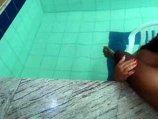 Bbw gostosa riding chair hard 'til creamy finish in MOUTH