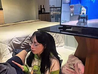 Amberzinha Gives Perfect Blowjob While Gaming Call of Duty 3