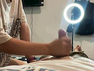 집에 혼자 있을 때 의붓자매의 엄청난 블로잡.