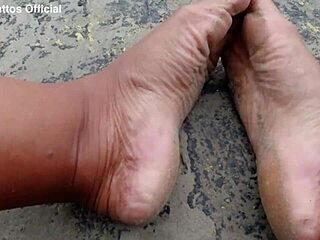 my dirty wet feet fetish on public streets